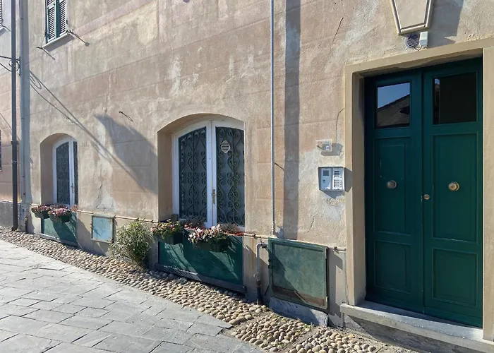 Casa Nel Borgo, Posto Auto, Un Passo Dal Mare Διαμέρισμα Albisola Superiore